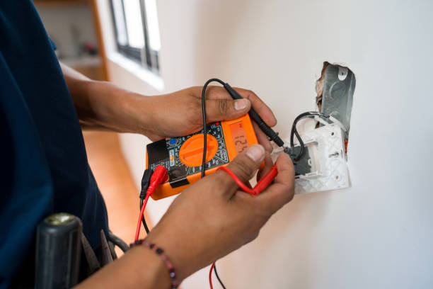 Best Affordable Electrician  in Hampton, IA